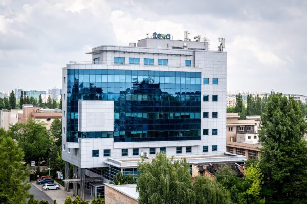 Nowoczesna fabryka z tradycjami, która od pokoleń wspiera polskich pacjentów - Teva świętuje 95 lat produkcji leków w Krakowie