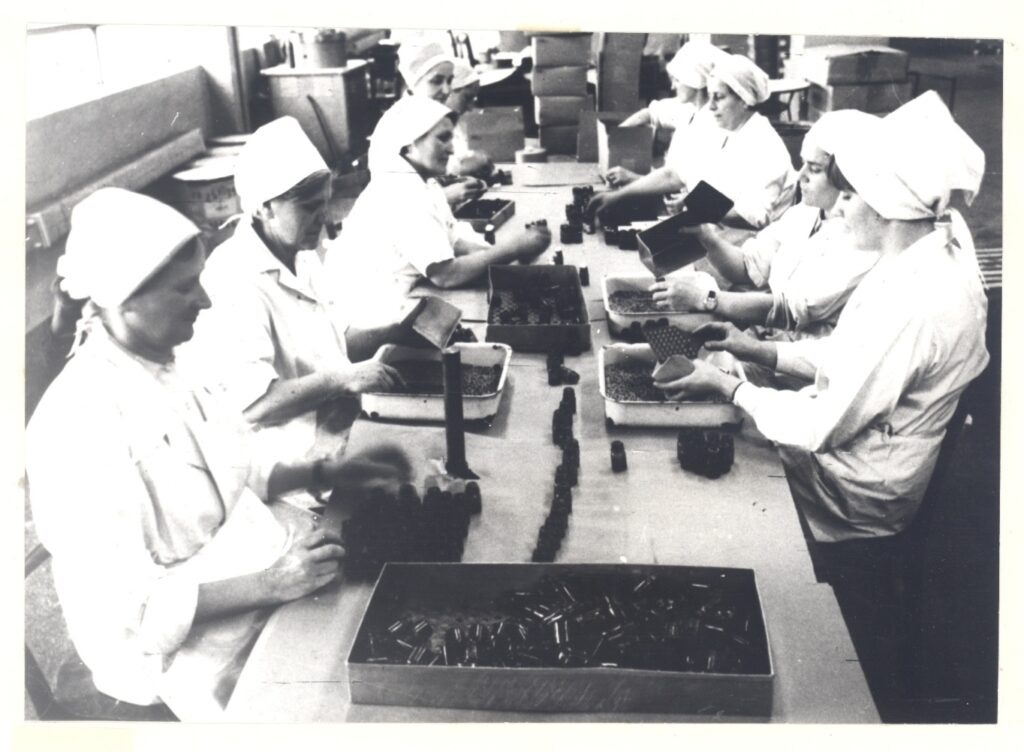 Fabryka Teva w Krakowie świętuje 95 lat produkcji leków w Polsce