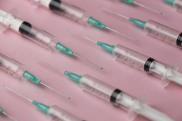 W cieniu „zastrzyków odchudzających”: Czy suplementy „GLP-1 friendly” to nowy złoty interes branży?